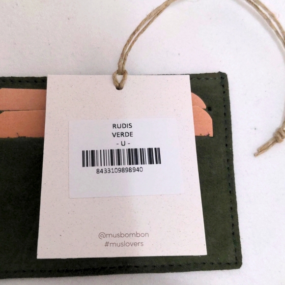 Cardholder - Picture 4 of 5